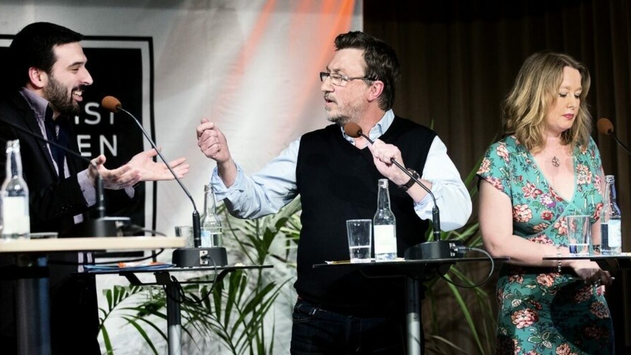 PK på riktigt. Debatt om ”Våga (vägra) debatten” på Publicistklubben i Stockholm, 2013. PK på riktigt. Debatt om ”Våga (vägra) debatten” på Publicistklubben i Stockholm, 2013.