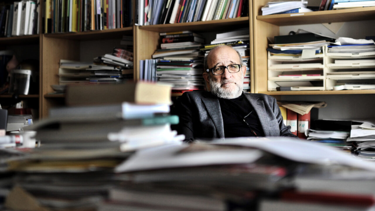 Jerzy Sarnecki, professor i kriminologi vid universitetet i Stockholm fotograferad på sitt kontor Foto Erik Ardelius / DN / TT Jerzy Sarnecki, professor i kriminologi vid universitetet i Stockholm fotograferad på sitt kontor Foto Erik Ardelius / DN / TT